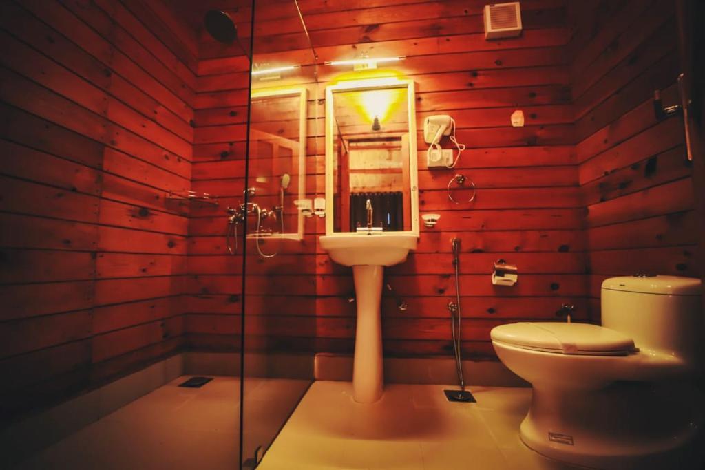 Grand Vatika Resort