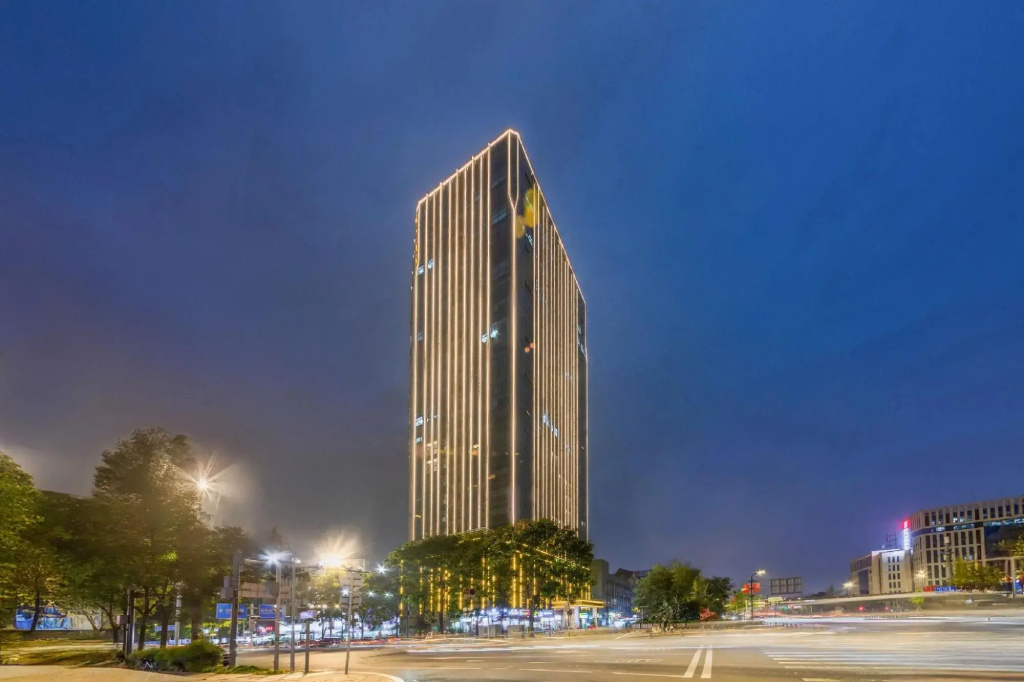 East Apartment (Chengdu East Railway Station West Square Branch)