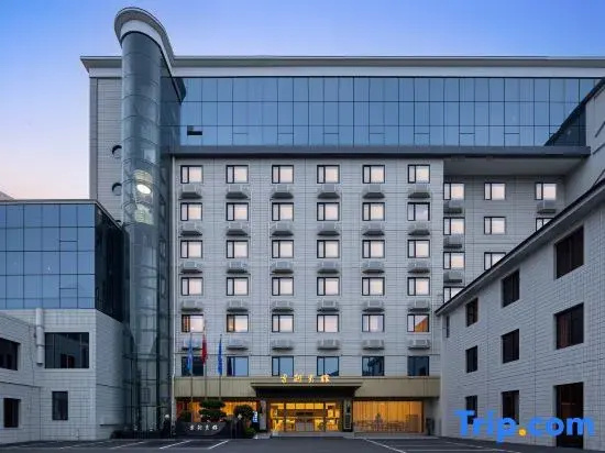 Leijian Hotel (Chengdu West China Hospital, Wuhouci Metro Station Branch)