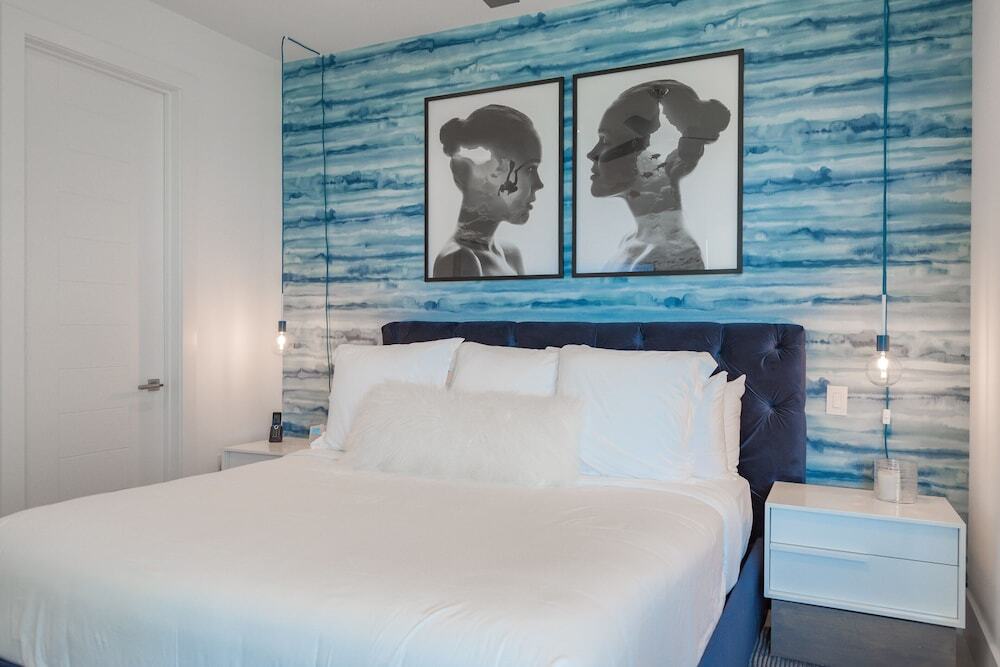 Club Suites at Rum Point Club Residences by null