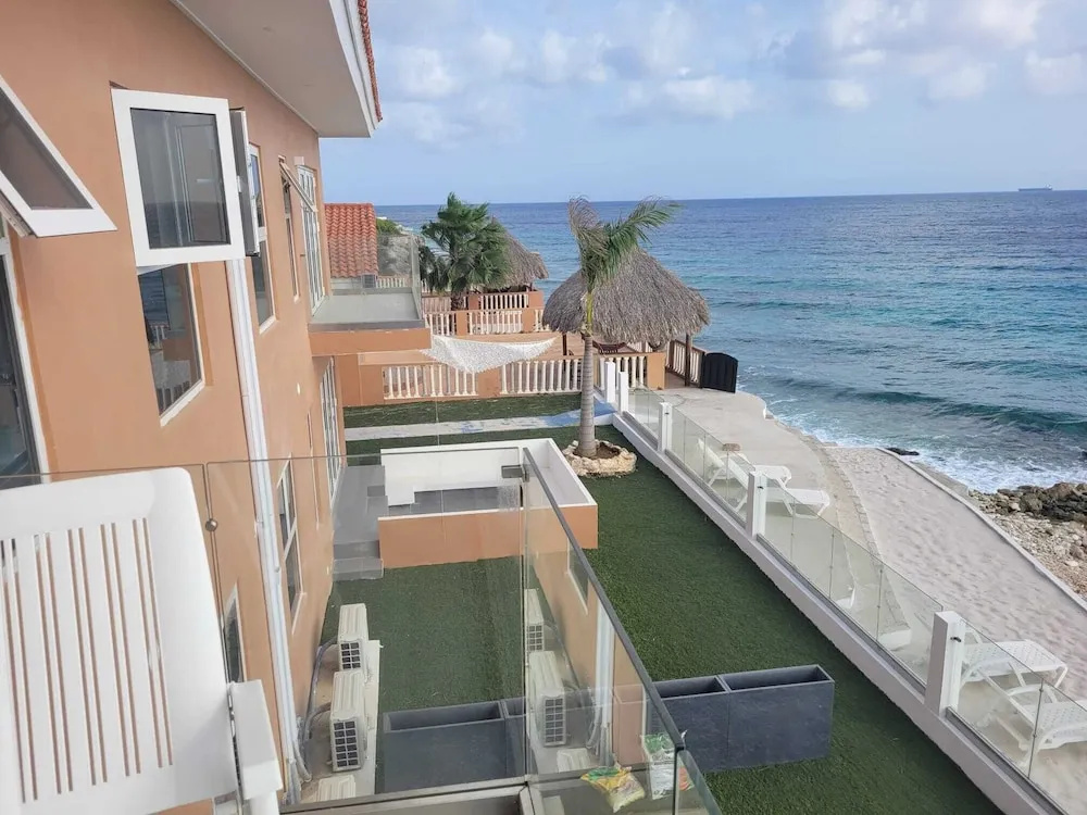 Beach & Waterfront