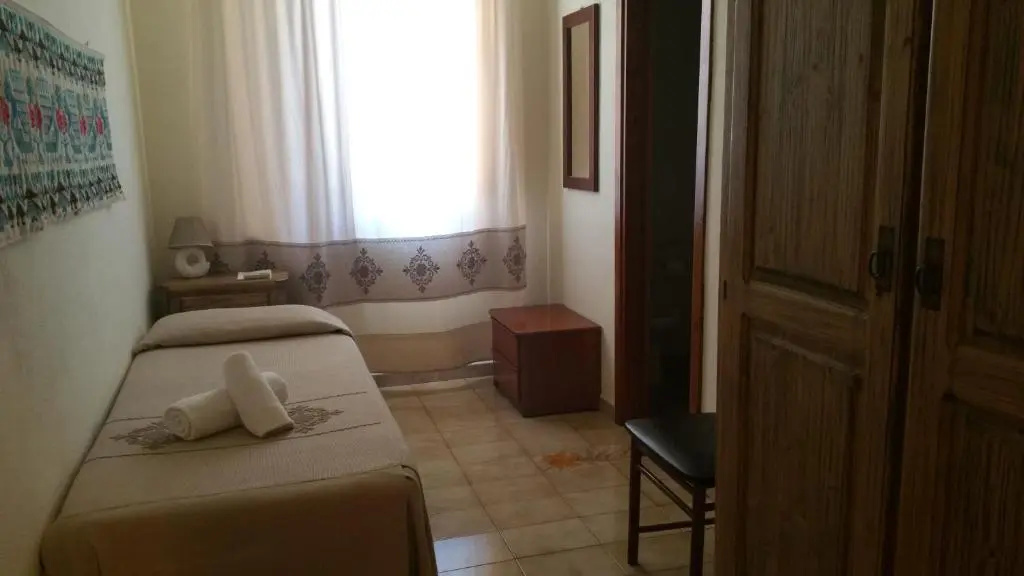 Economy room
