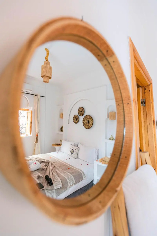 Deluxe Double room (full double bed)
