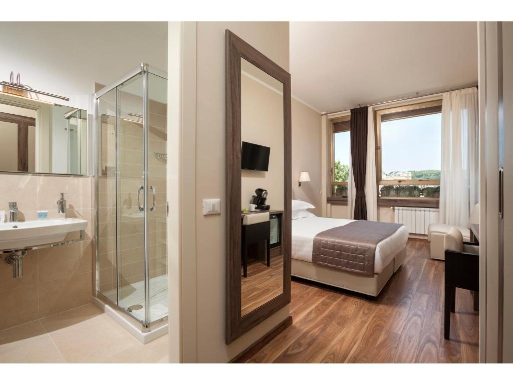 Window on Rome — 4