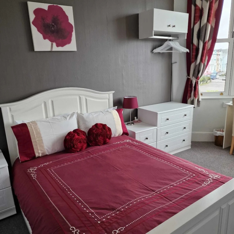 Deluxe Double room with sea view (full double bed)