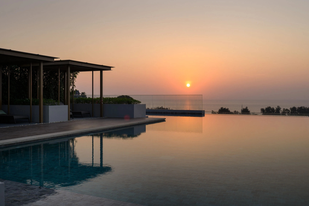 Курортный отель MIDA Grande Resort Phuket — фото