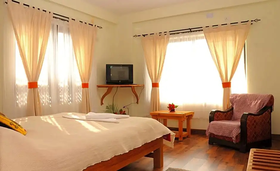 Deluxe Double room (full double bed)