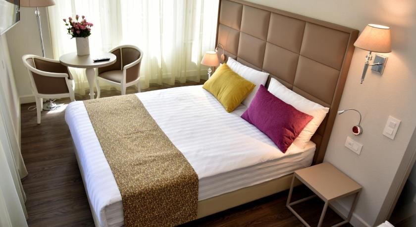 Hotel Alexandra by null