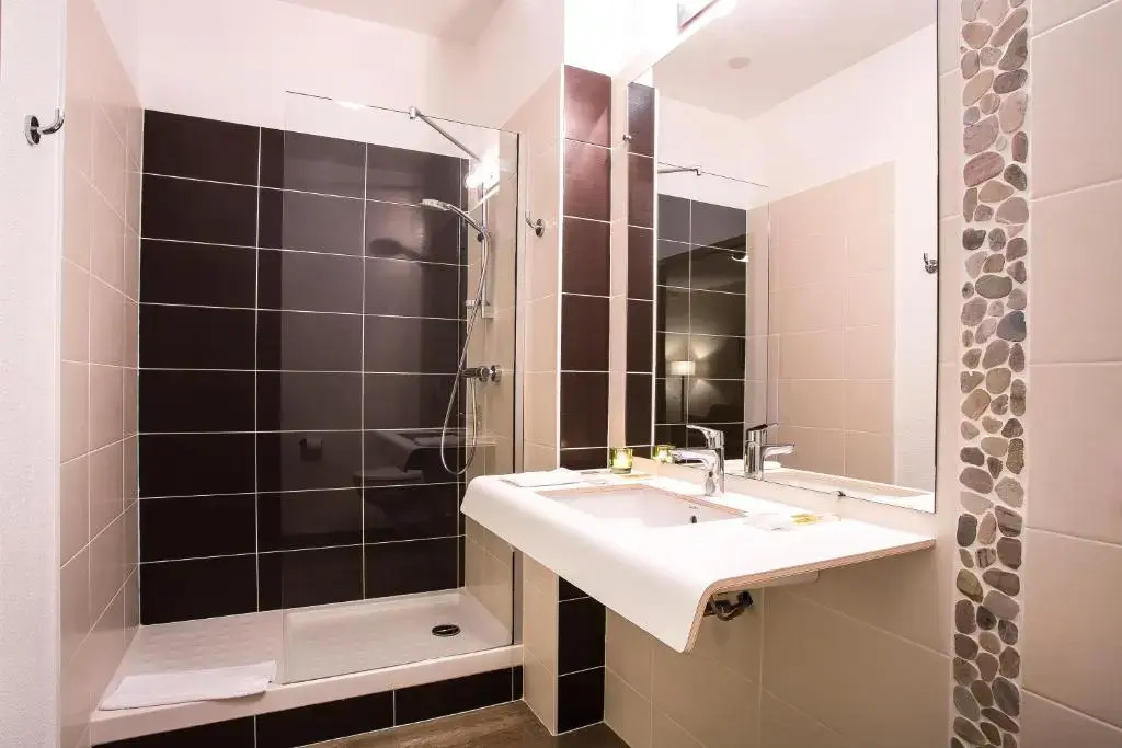 Kyriad Chambery Centre Curial - Chambres