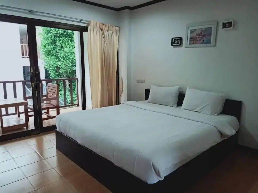 Superior Double room with balcony (full double bed)