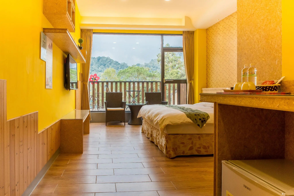 Deluxe Double room with balcony (full double bed)