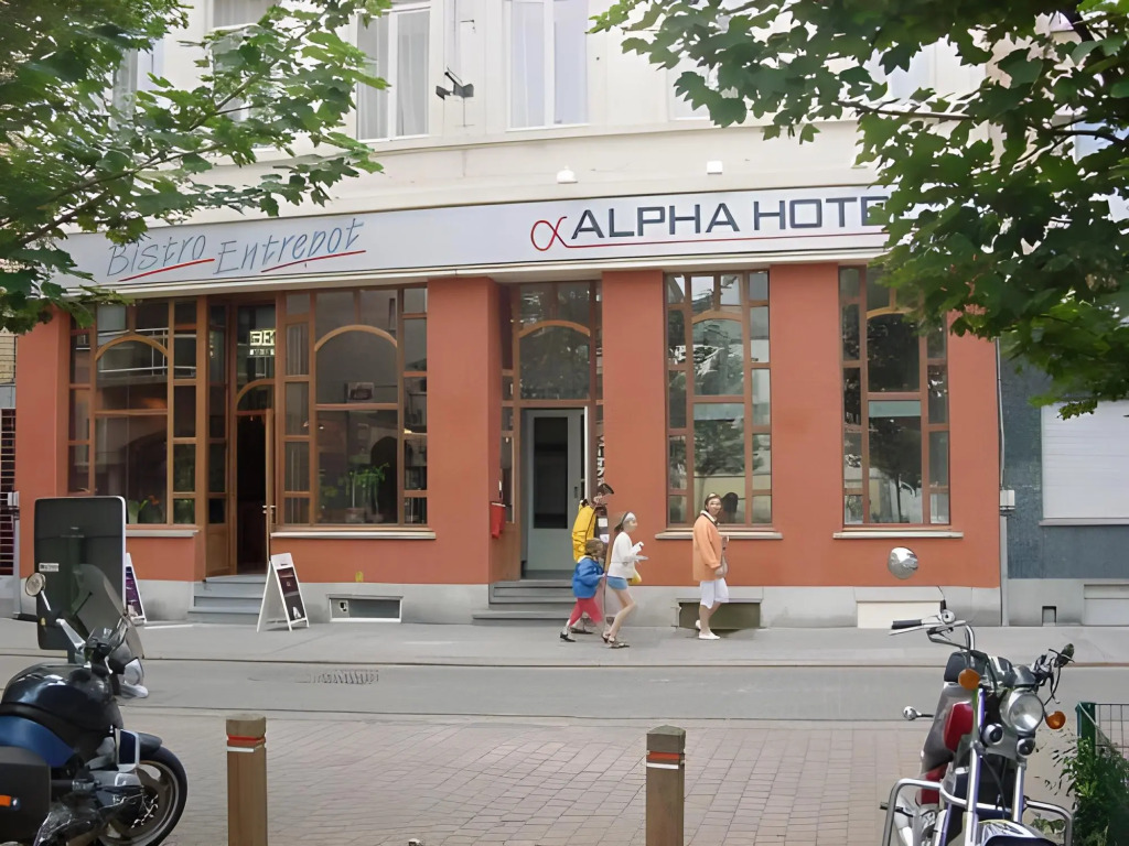 Alpha Hotel