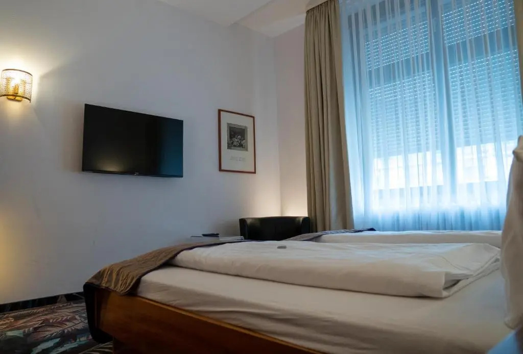 Standard Double room (full double bed)