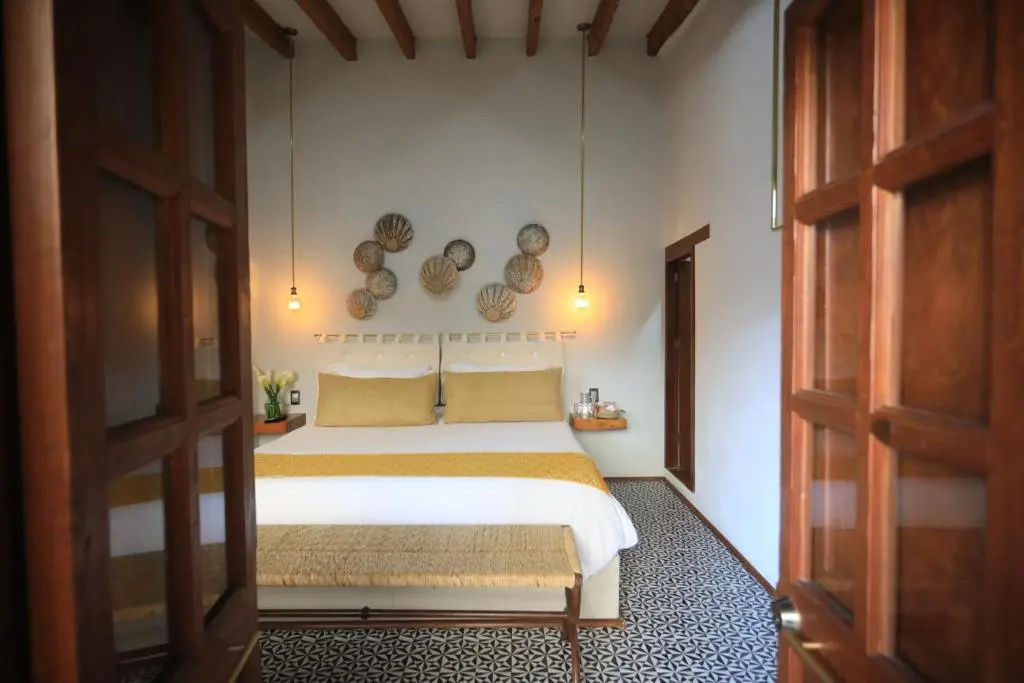 Deluxe Double room (full double bed)