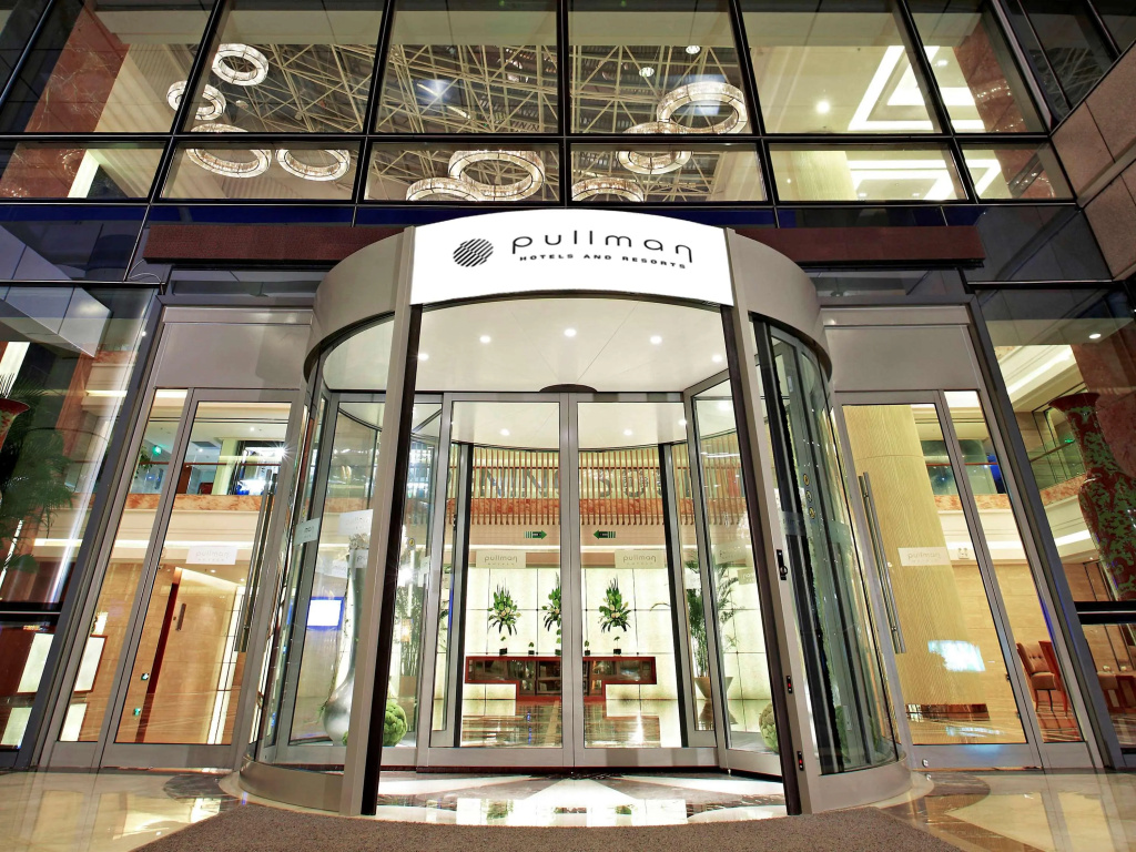 Lobby & Reception