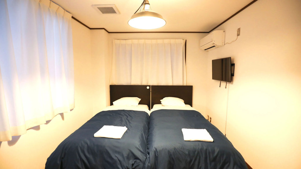 Standard Double Studio (twin beds)