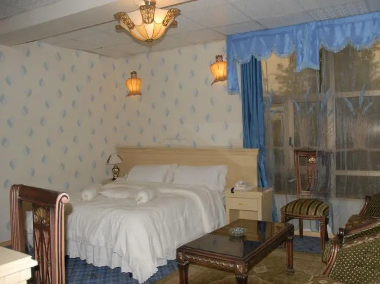 Deluxe Suite