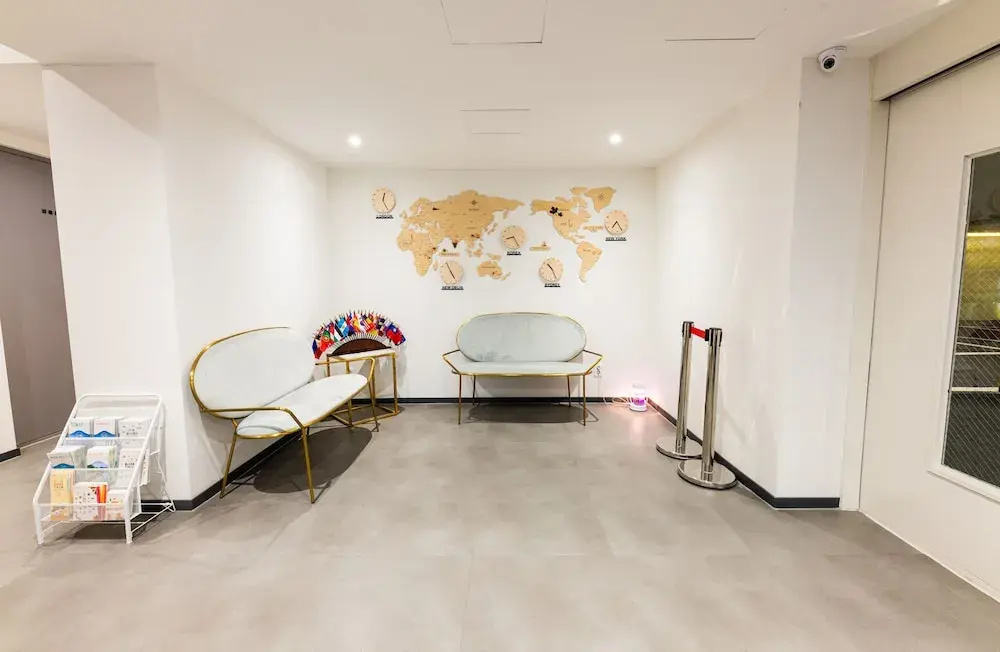 Lobby & Reception