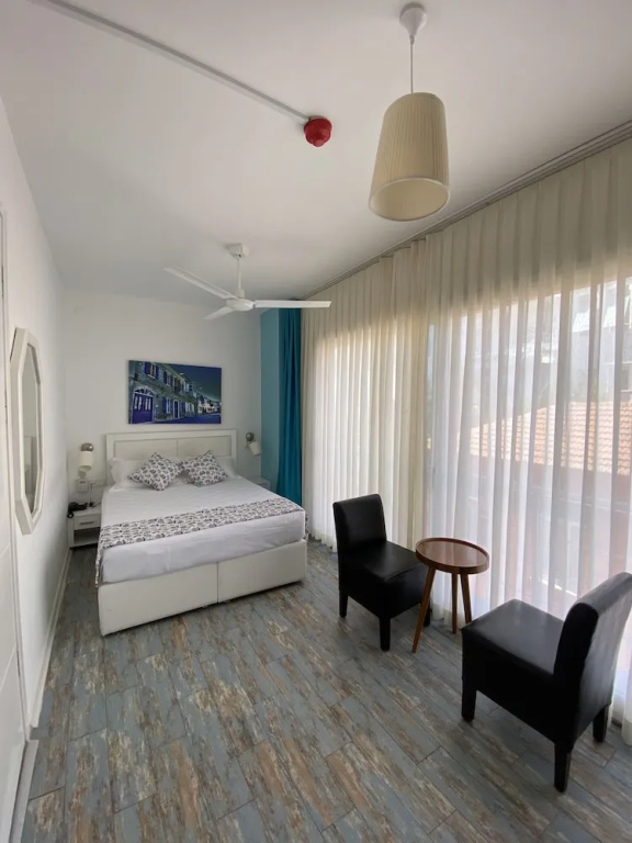 Standard Double room with city view (full double bed)