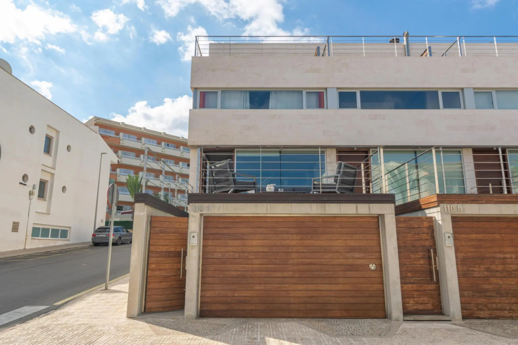 Luna In Mallorca With 3 Bedrooms And 4 Bathrooms