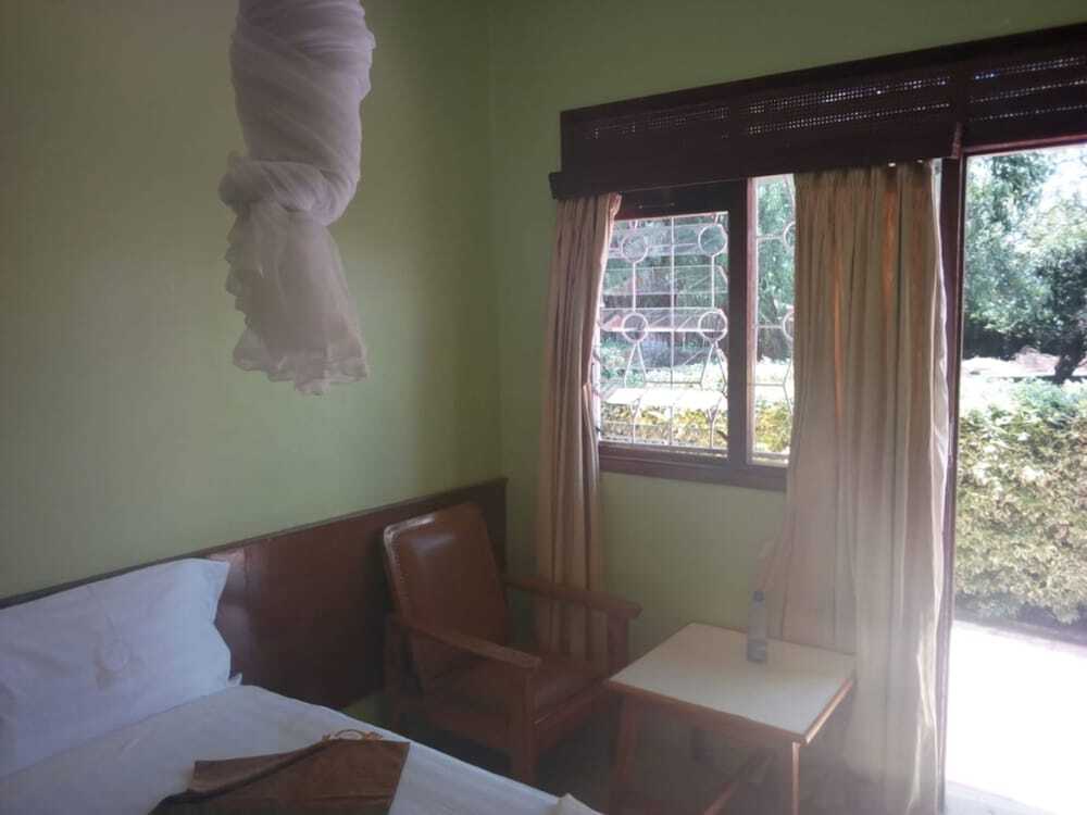 Falls Hippo Point Hotel