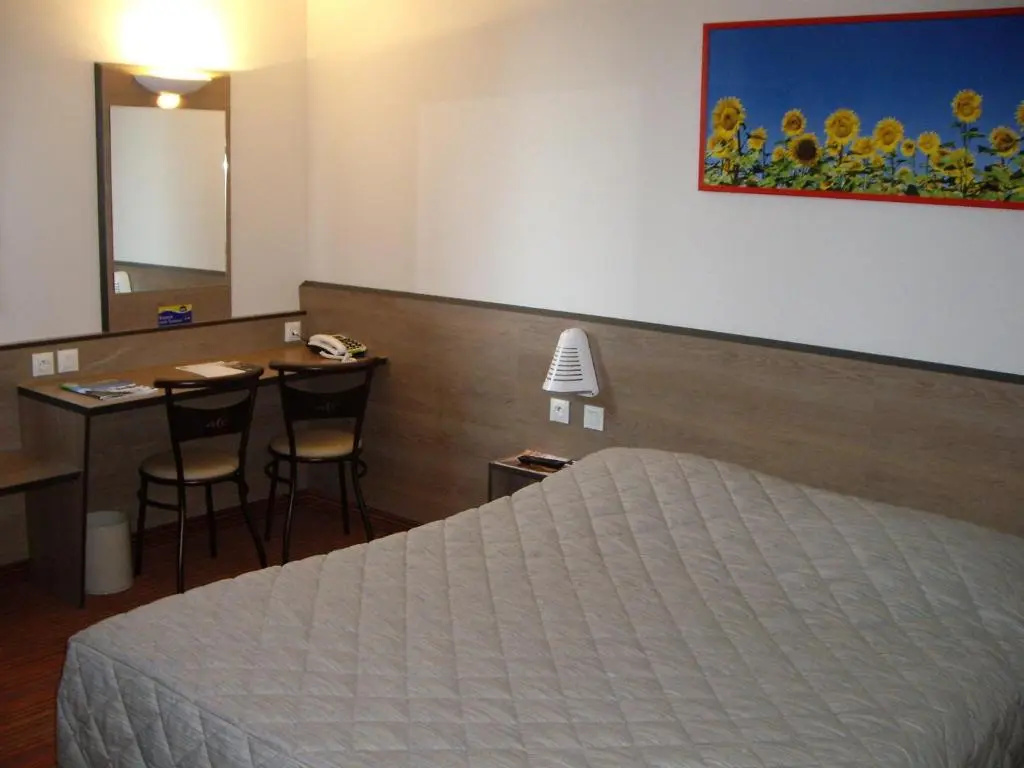 Standard Double room (full double bed)