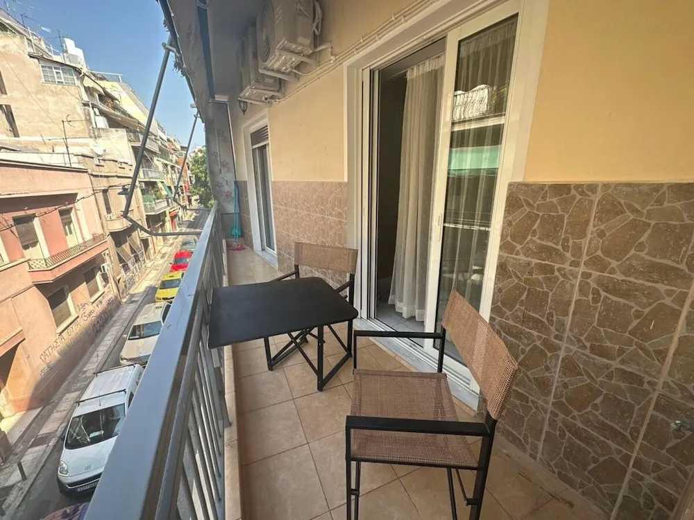 Red Roses Apartment - At083