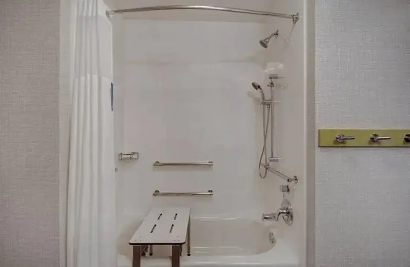 Hampton Inn & Suites Sunnyvale Silicon Valley - Tap to explore photos