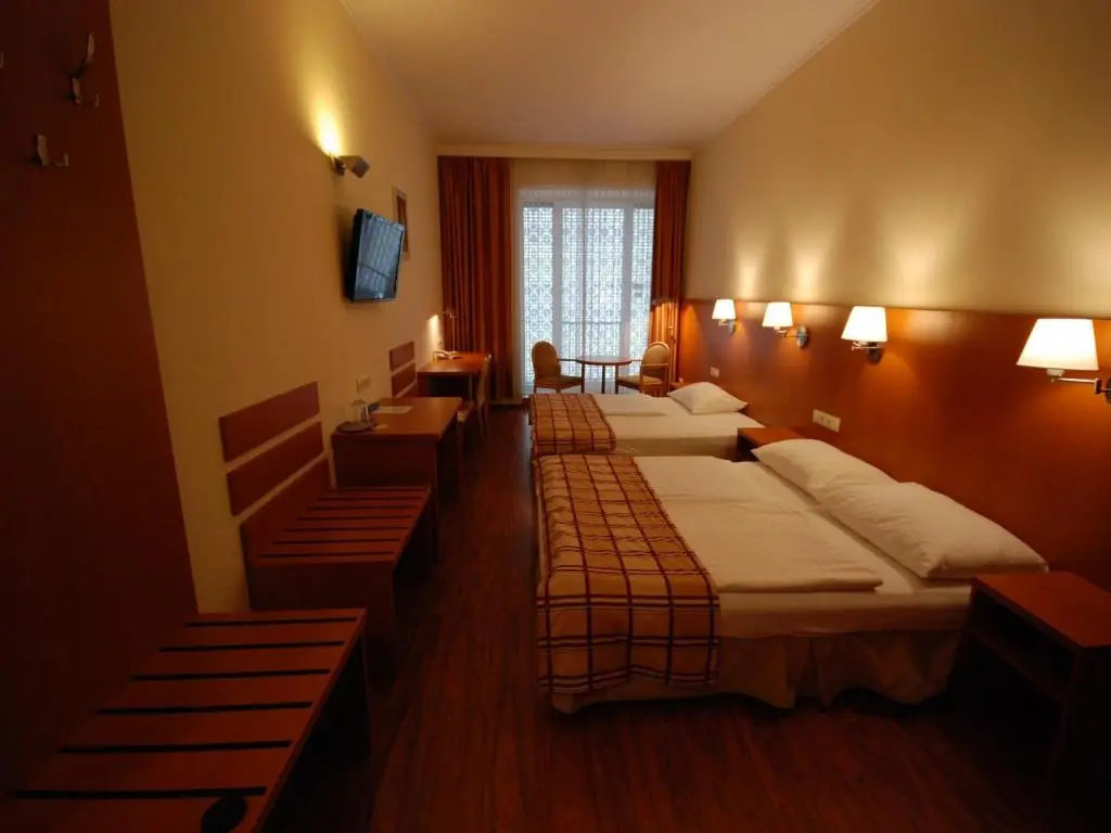 Continental Hotel-Pension - Chambres