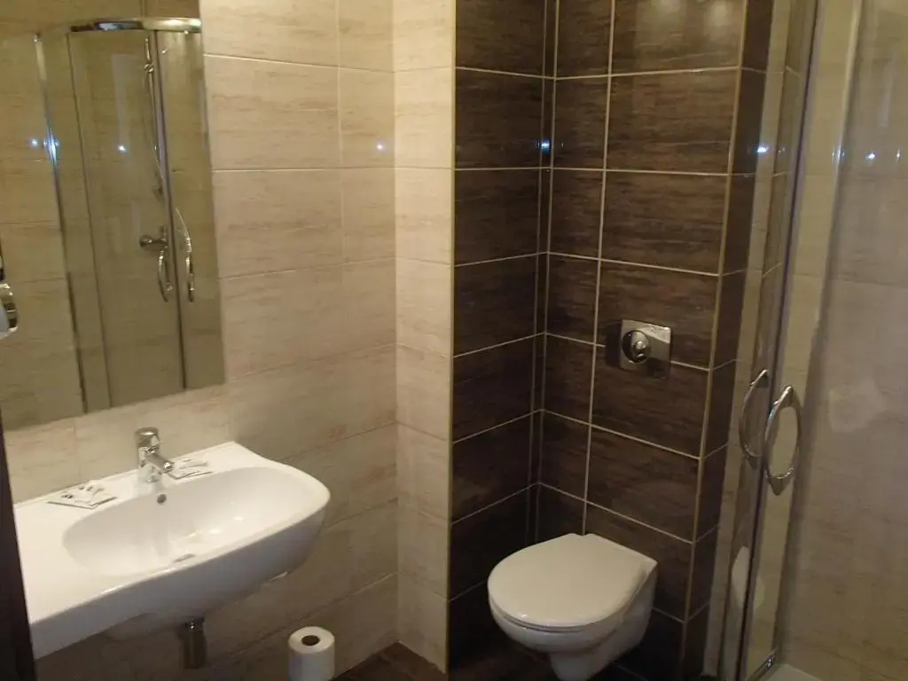 Standard Double room with balcony (full double bed)