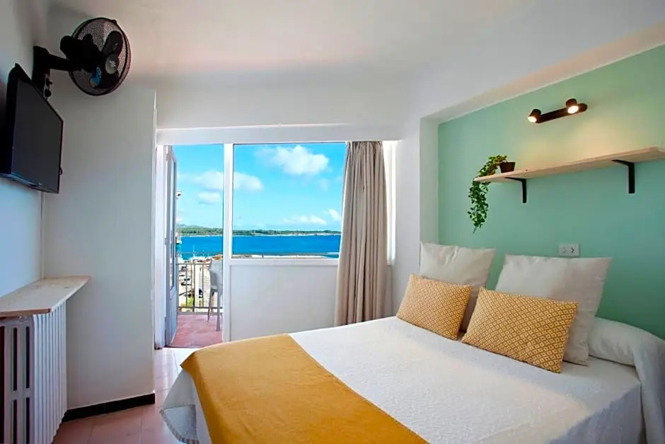 Standard room with partial sea view