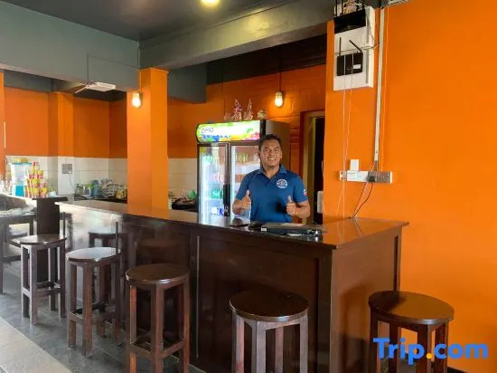 Food & Beverage