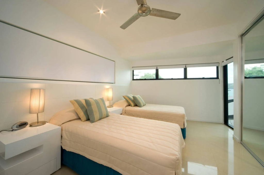 The Edge 5 - Hamilton Island — 2