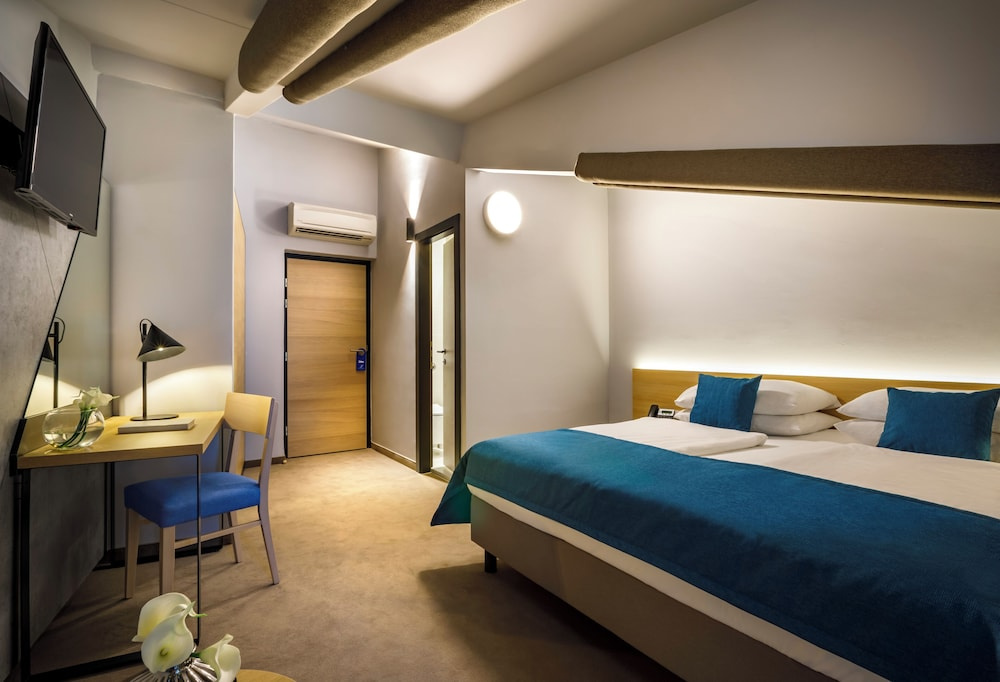 Economy Double room (full double bed)