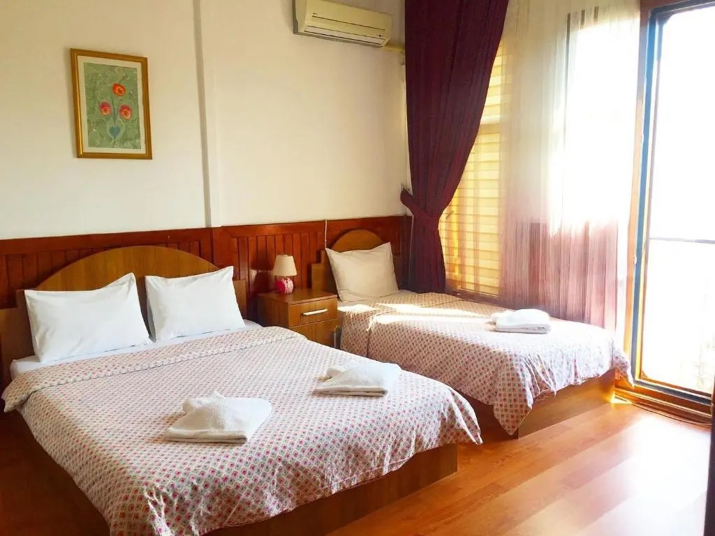 Standard Triple room with balcony