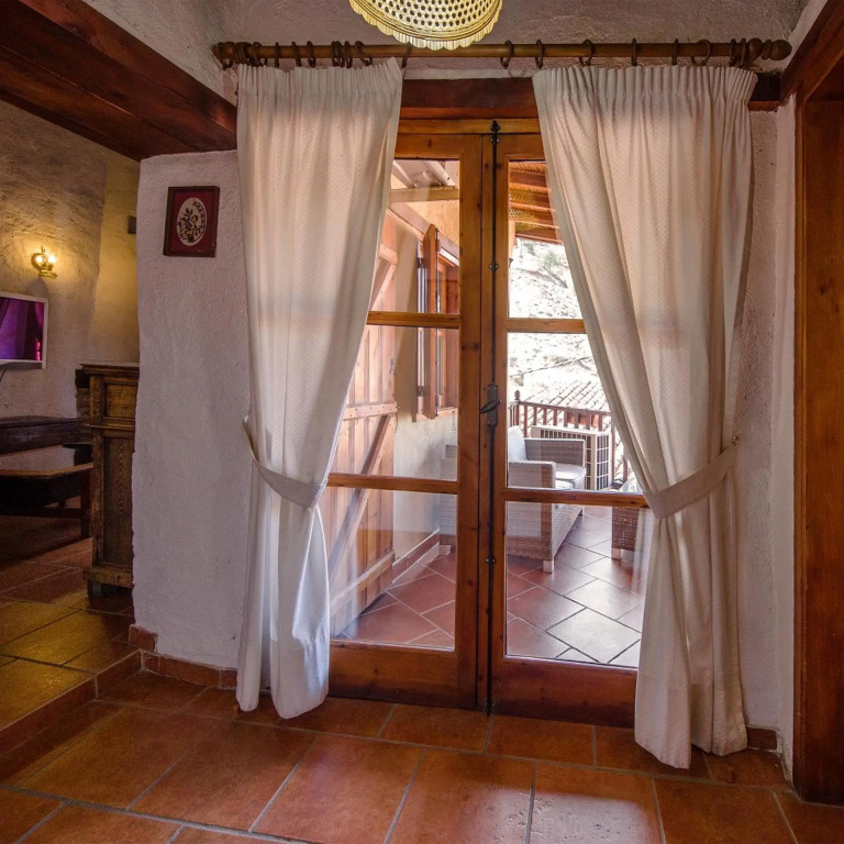 Linos Inn — 4