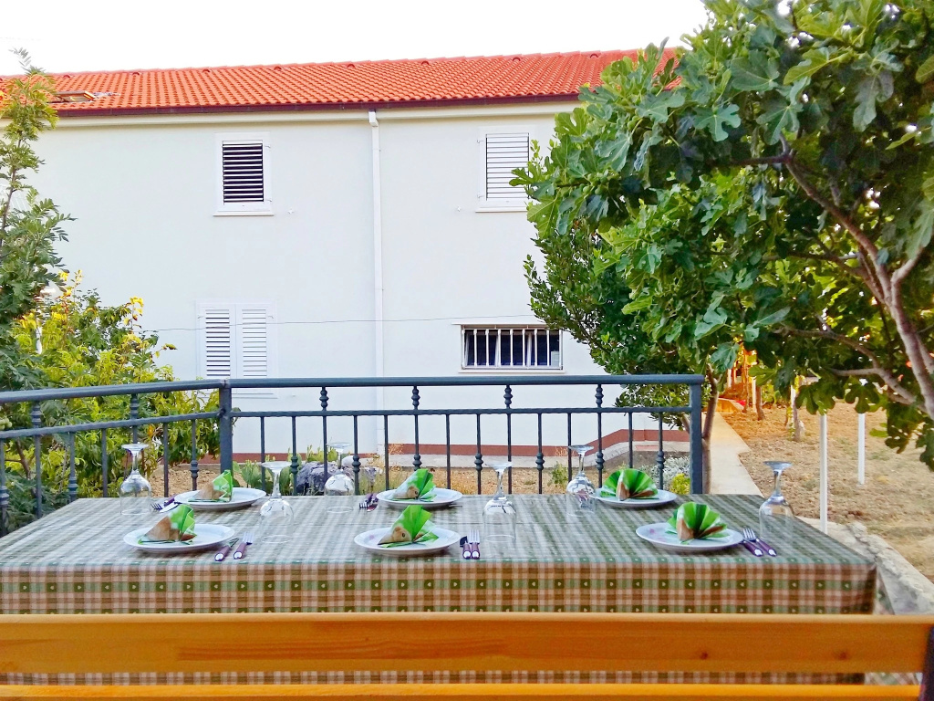 Apartments Dama (ex Danica)