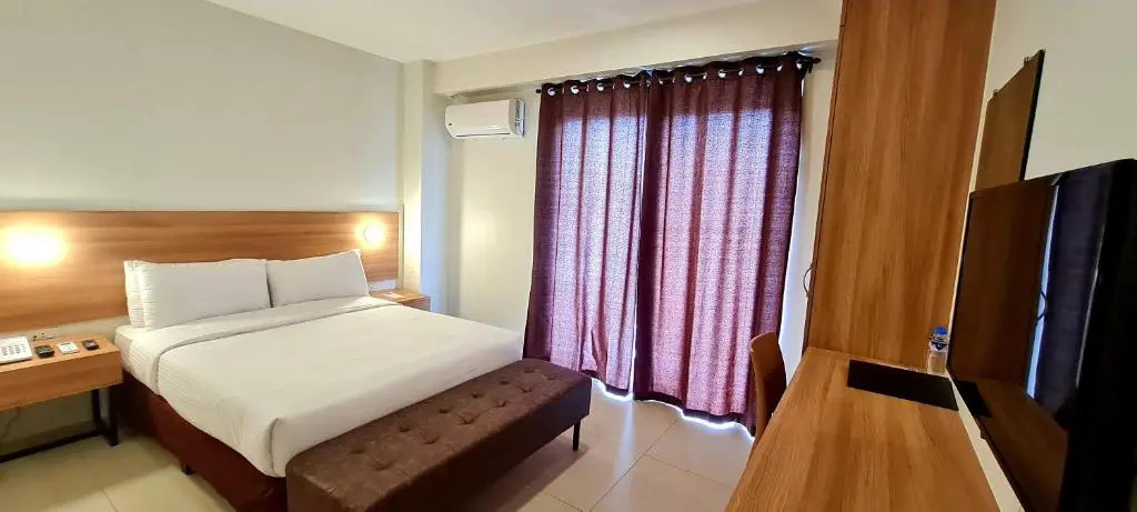Deluxe Double room (full double bed)