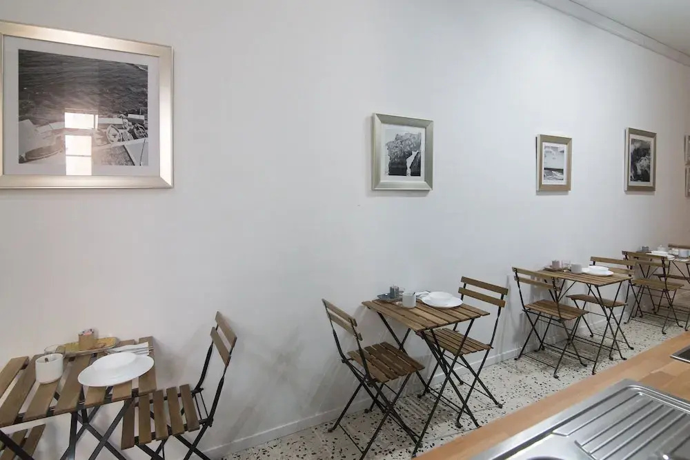 The Burrow City Rooms (Homestay)