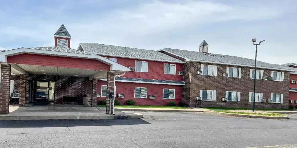 Hudson Inn & Suites
