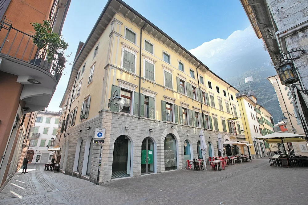 Riva Nest
