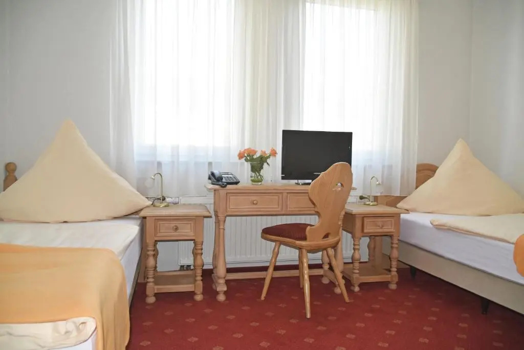 Hotel Zur Eisenbahn - Chambres