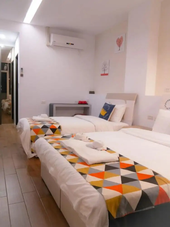 Economy room