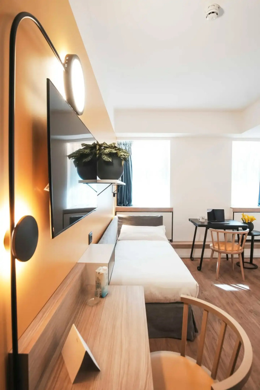 2 Bedrooms Apartment