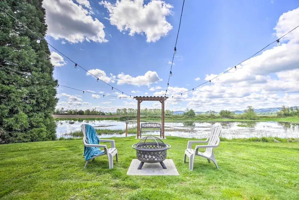 McMinnville Wine Country Home w/ Hot Tub+Deck