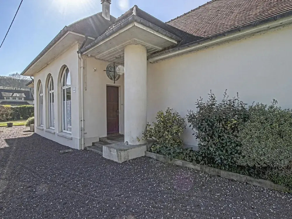 Spacious Holiday Home With Garden