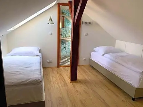 King Charles Boutique Hotel Residence - Chambres