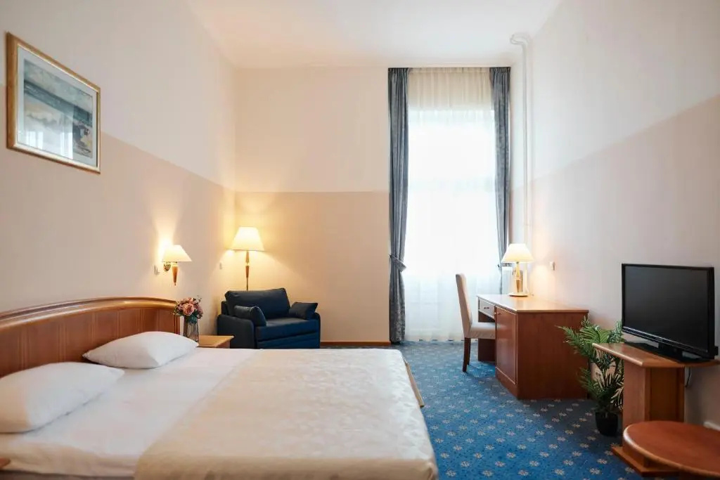 Standard Double room with balcony and with sea view (full double bed)