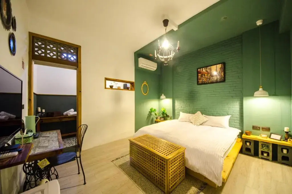 Standard Double room (full double bed)