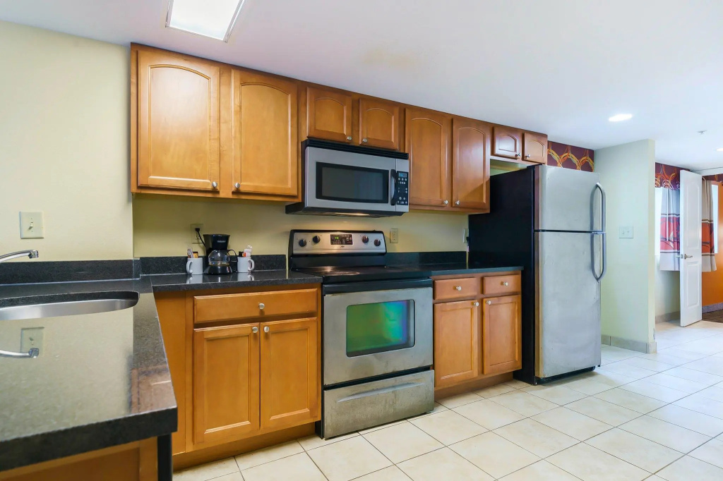 Deluxe Quadruple Suite